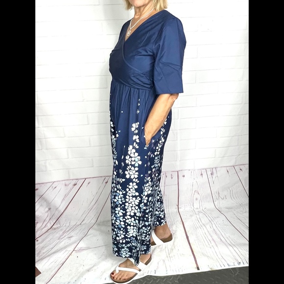 NWT🤩 |•Adorable Blue Floral Jumpsuit Size Large•| - Picture 5 of 11